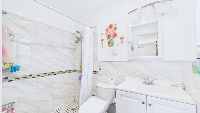 912 W 7th St, Pecos, TX 79772 - bathroom with tiled shower and vanity