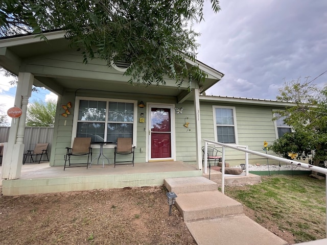 311 S 6th St, Alpine, TX 79830 - view of front facade featuring covered porch