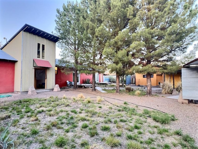308 E Murphy St, Marfa, TX 79843 - view of yard