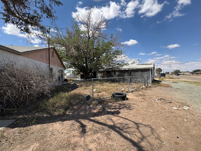 300 S Monahans Ave, Wink, TX 79789 - view of yard