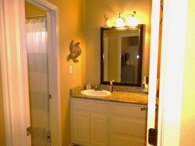 1 Warwick Dr, Odessa, TX 79765 - bathroom with vanity