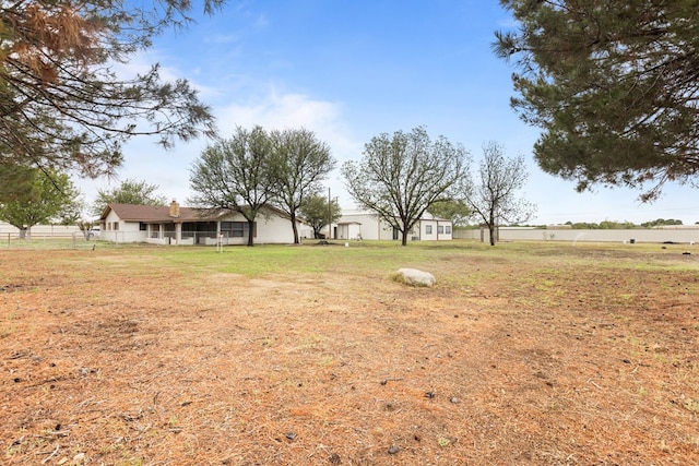 622 W Hillmont Rd, Odessa, TX 79764 - view of yard