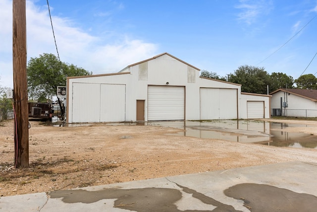 622 W Hillmont Rd, Odessa, TX 79764 - view of detached garage