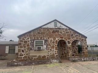 1302 S Texas Ave, Odessa, TX 79761 - view of front facade with stone siding