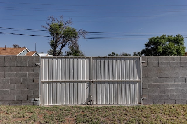 1500 S Bruce Ave, Monahans, TX 79756 - view of gate