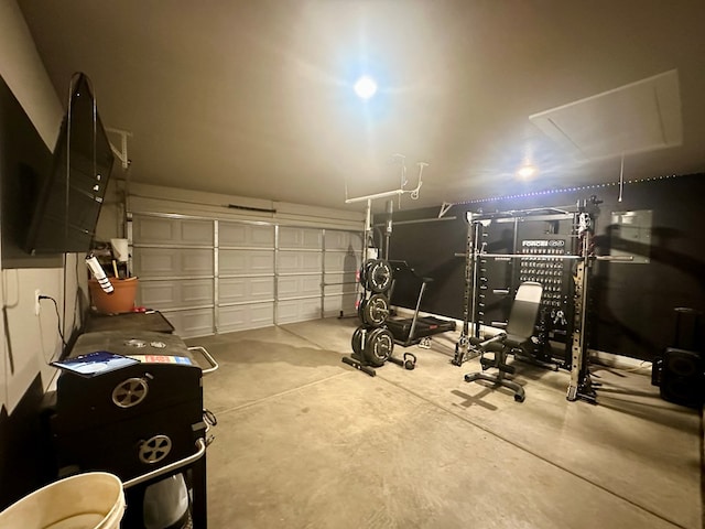 1311 Red Cliff Ave, Odessa, TX 79765 - view of garage