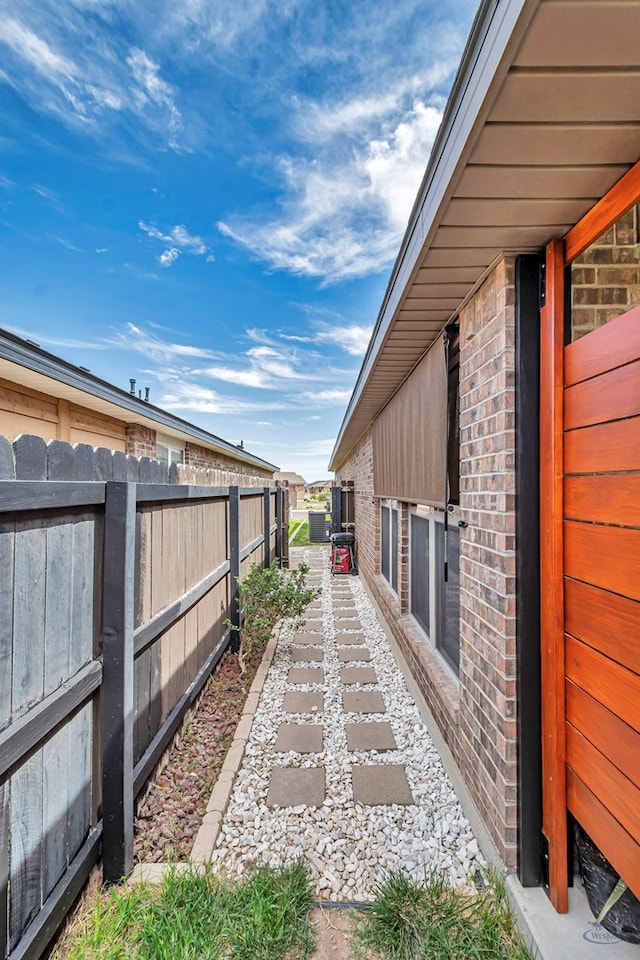 811 E 97th Ct, Odessa, TX 79765 - view of yard