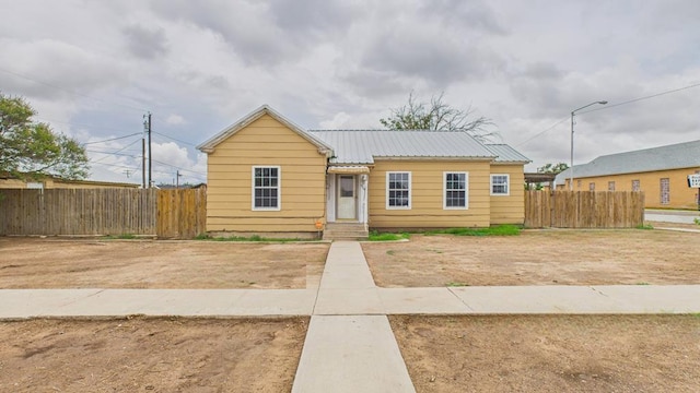 916 W 6th St, Pecos, TX 79772 - photo 1