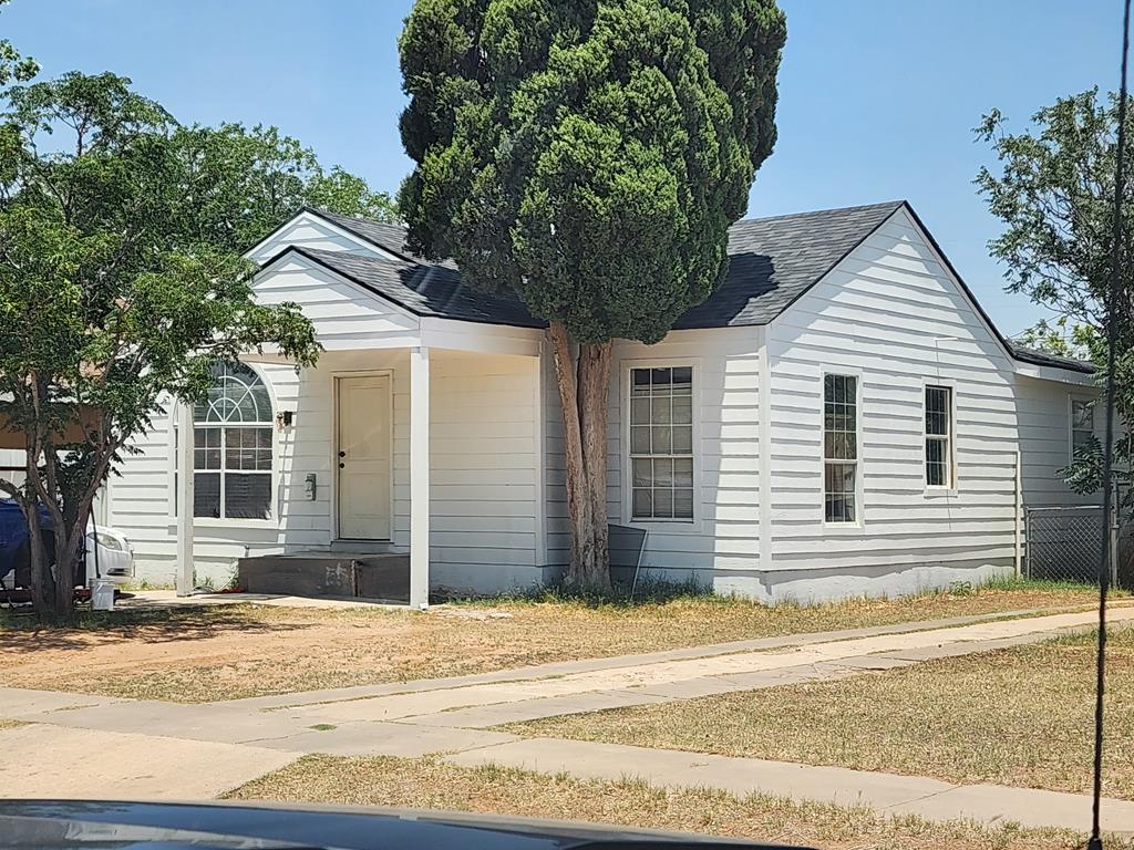 514 Whitaker St, Odessa, TX 79763 - view of front of property with a shingled roof