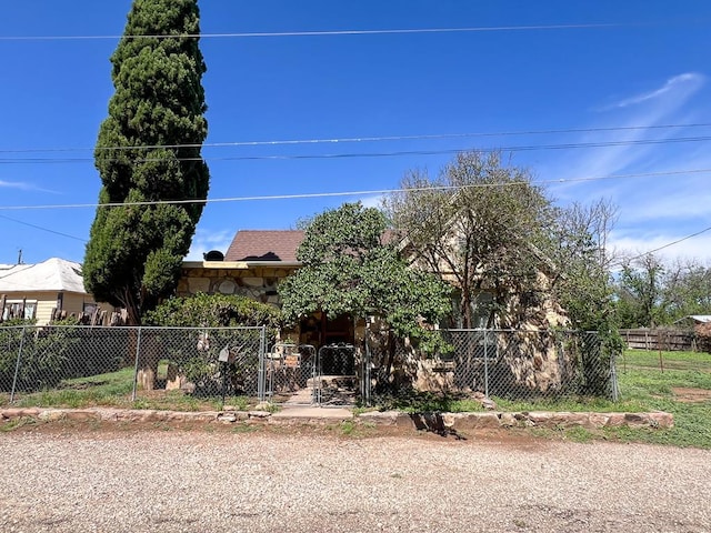 605 N 3rd St, Alpine, TX 79830 - photo 1