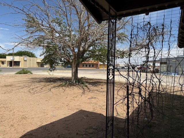 419 N Cross, Wink, TX 79789 - photo 4