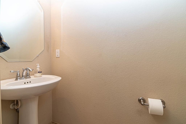 1506 San Miguel Ct, Midland, TX 79705 - bathroom featuring a sink