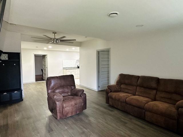 901 S Dwight Ave, Monahans, TX 79756 - photo 6