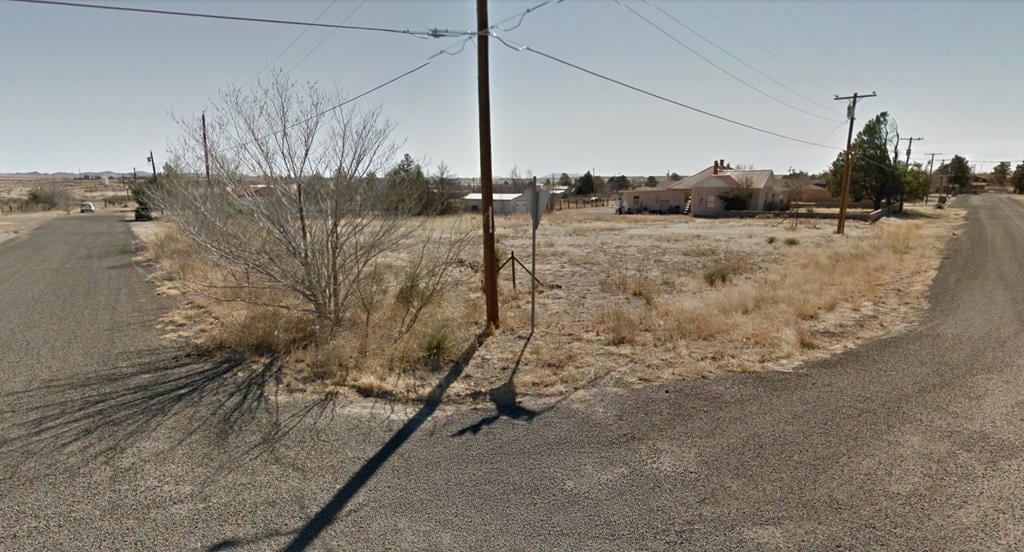 504 Mendias St, Marfa, TX 79843 - photo 4