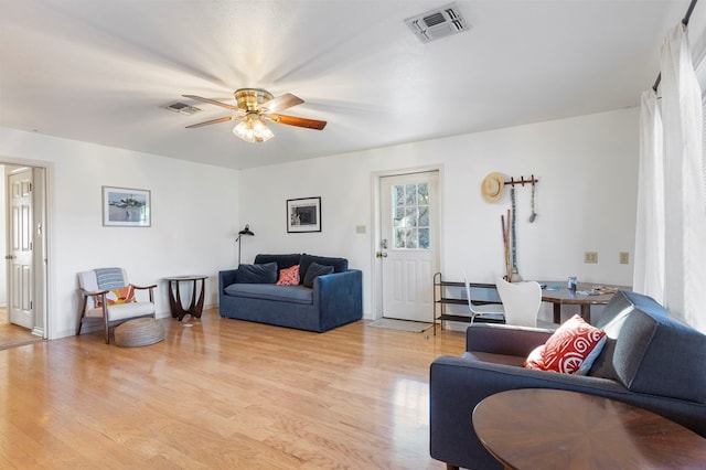 308 N 10th St, Alpine, TX 79830 - living room featuring light wood finished floors and a ceiling fan
