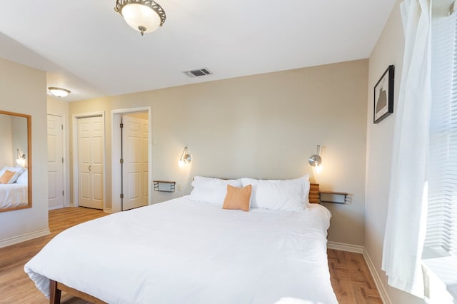 308 N 10th St, Alpine, TX 79830 - bedroom featuring light wood finished floors and baseboards