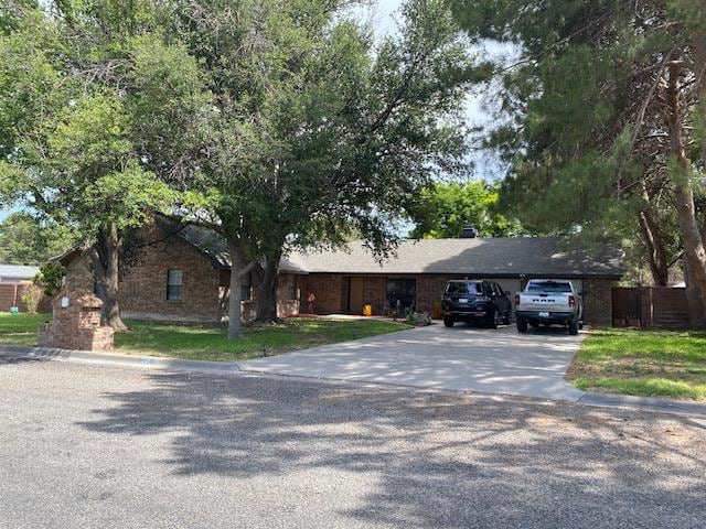 1607 W Panther Ln, Fort Stockton, TX 79735 - photo 1