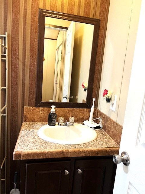 1319 S Broughton Ave, Odessa, TX 79761 - bathroom with vanity