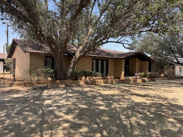 1819 W Jefferson St, Pecos, TX 79772 - photo 1