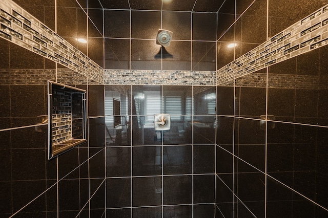 3708 N Moss Ave, Odessa, TX 79764 - full bath with a tile shower