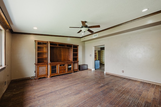 3708 N Moss Ave, Odessa, TX 79764 - unfurnished living room with a ceiling fan, ornamental molding, wood finished floors, recessed lighting, and baseboards