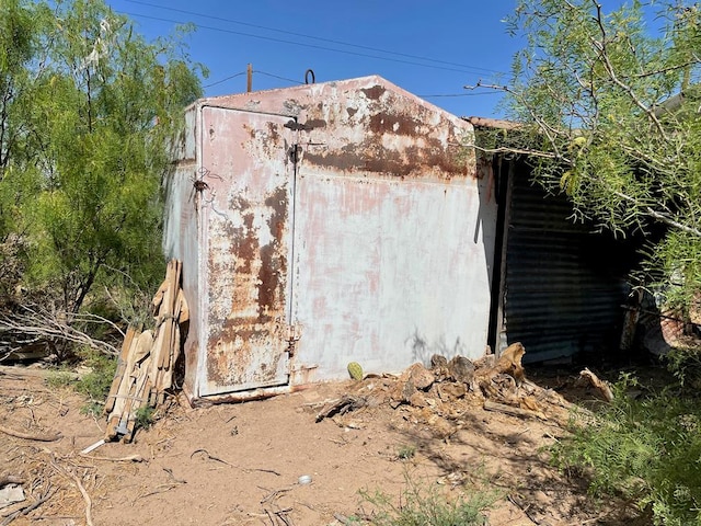 view of outbuilding