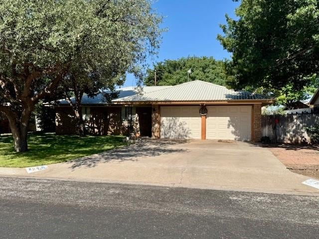 804 SW 10th St, Seminole, TX 79360 - photo 1