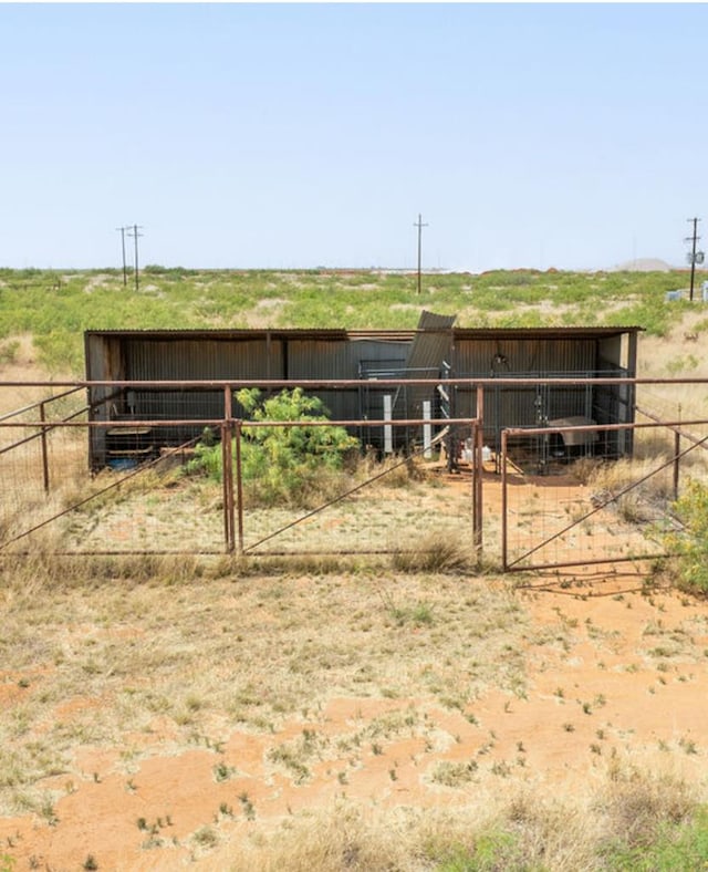 view of outdoor structure featuring an outdoor structure and an exterior structure