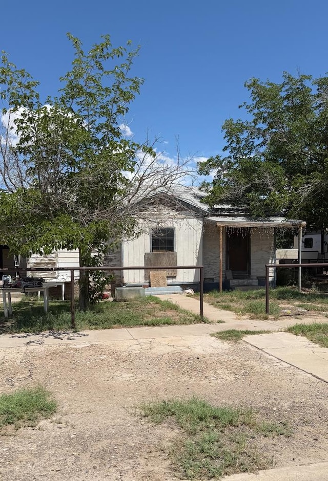 2404 S Country Club Dr, Pecos, TX 79772 - photo 1