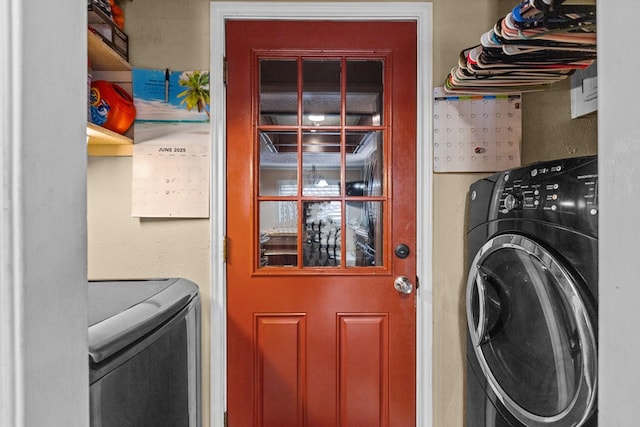1324 Pagewood Ave, Odessa, TX 79761 - laundry area with separate washer and dryer