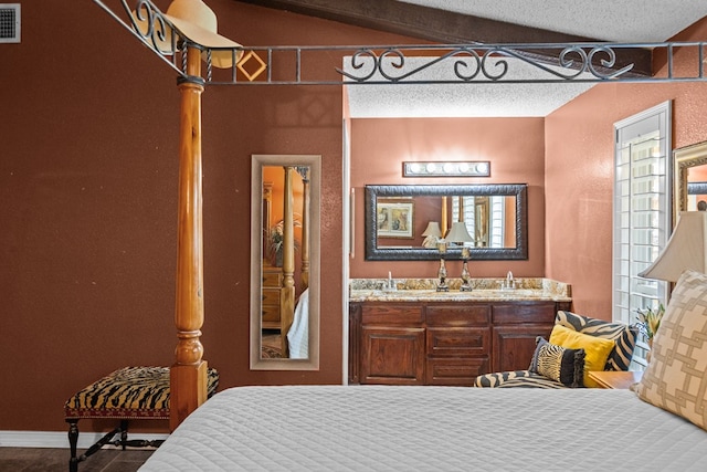 1324 Pagewood Ave, Odessa, TX 79761 - bedroom with a textured ceiling
