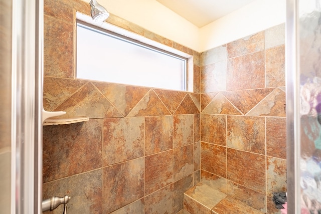 404 SW 21st St, Seminole, TX 79360 - bathroom featuring a tile shower