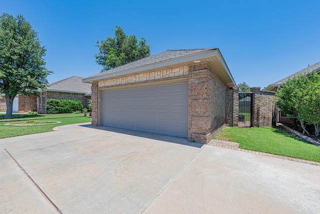 104 Waimea Dr, Odessa, TX 79762 - garage with a gate