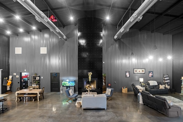 3398 SE 3000, Andrews, TX 79714 - building lobby featuring a towering ceiling