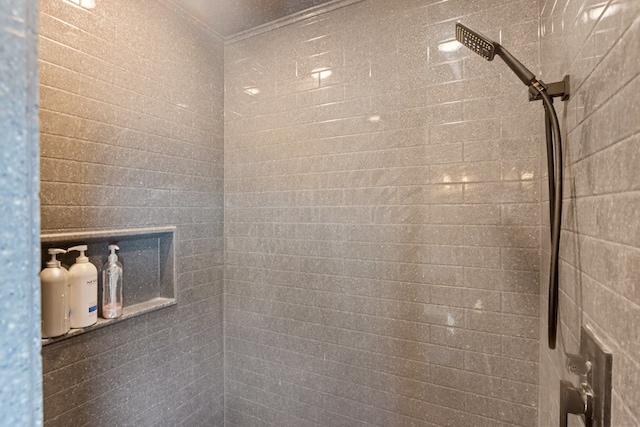 3398 SE 3000, Andrews, TX 79714 - full bath with a tile shower and ornamental molding