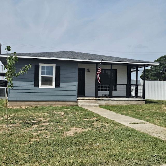 1310 S Emerson Ave, Mccamey, TX 79752 - view of front facade featuring a porch