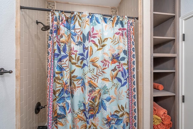 7604 Keyhaven St, Odessa, TX 79765 - bathroom featuring curtained shower