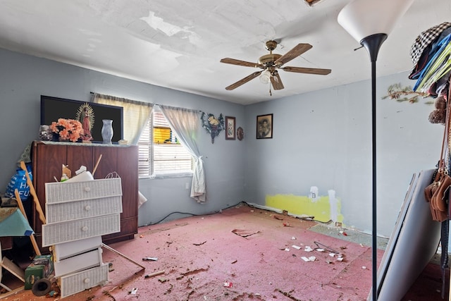 bedroom featuring ceiling fan