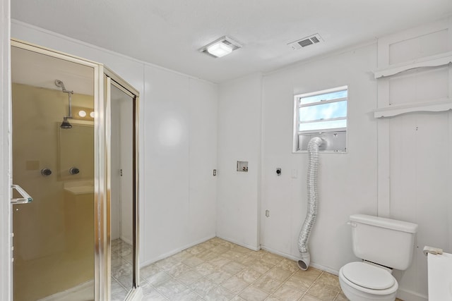 504 San Juan Dr, Fort Davis, TX 79734 - full bathroom featuring a shower stall and toilet