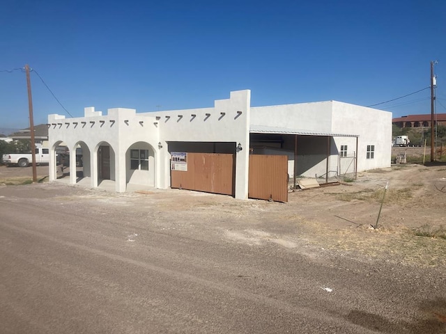 view of front of property