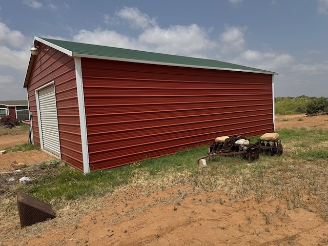 view of outbuilding featuring an outbuilding