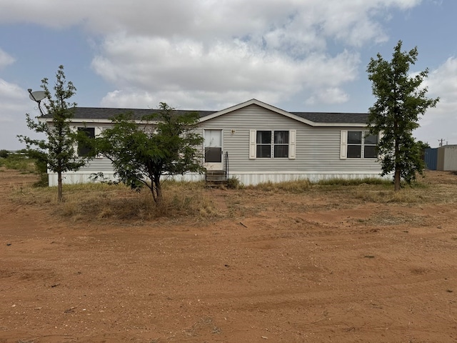 manufactured / mobile home featuring entry steps