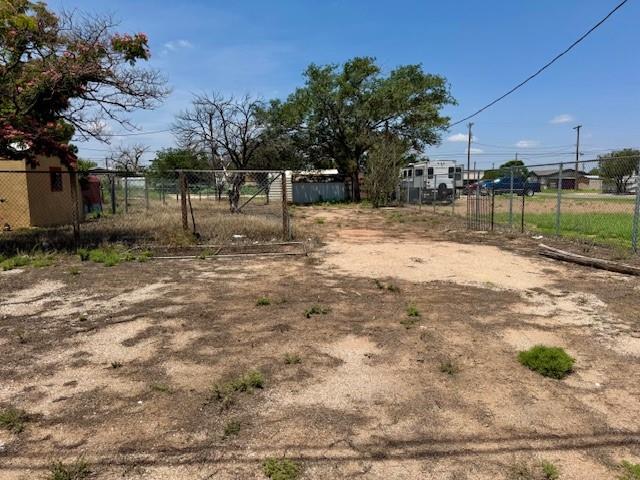 402 SE 4th, Seminole, TX 79360 - photo 2