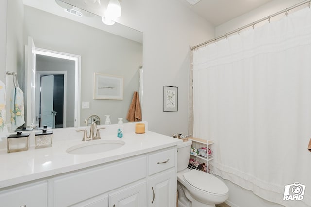 full bath featuring toilet, visible vents, shower / bathtub combination with curtain, and vanity