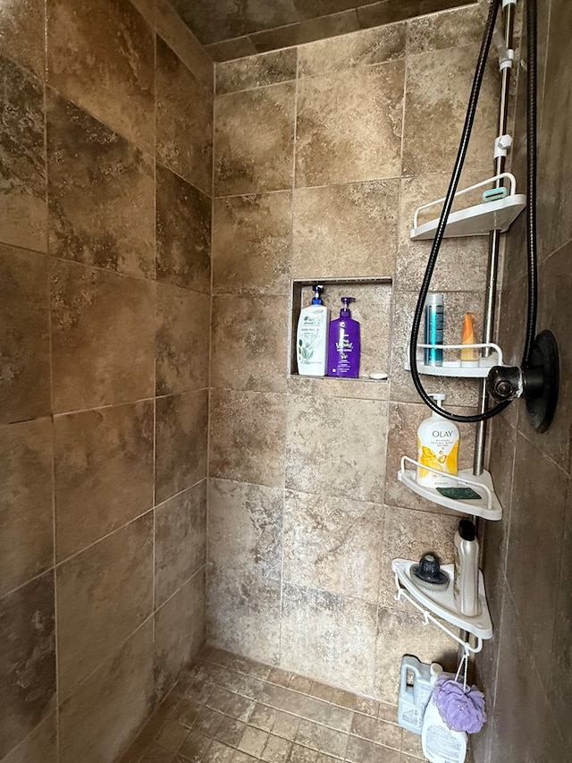 7802 Sienna Dr, Odessa, TX 79765 - bathroom view of tiled shower