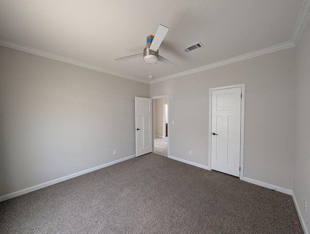 9 Prairie View Ln, Alpine, TX 79830 - unfurnished bedroom featuring crown molding, dark colored carpet, and a ceiling fan