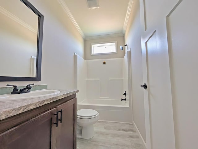 9 Prairie View Ln, Alpine, TX 79830 - bathroom with crown molding, vanity, and bathtub / shower combination