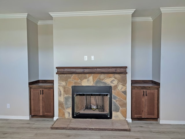 9 Prairie View Ln, Alpine, TX 79830 - detailed view of crown molding and wood finished floors
