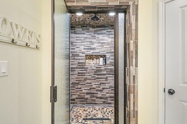 details featuring a tile shower