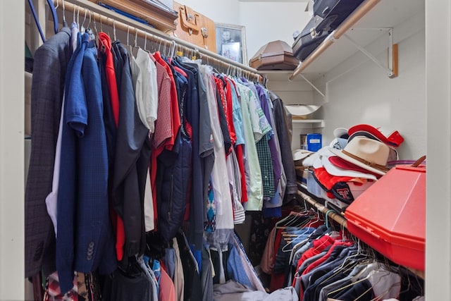 4975 SE 3000, Andrews, TX 79714 - view of walk in closet